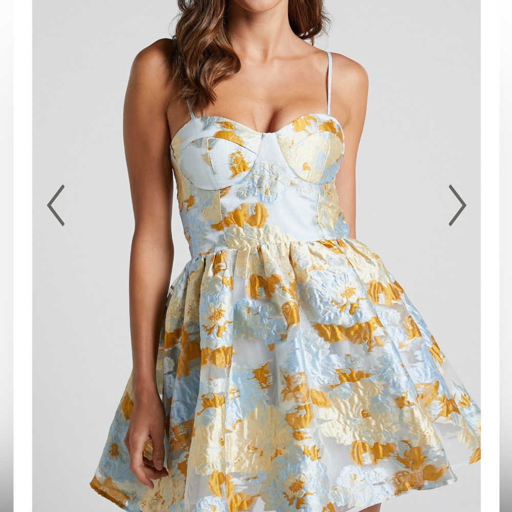 like new! Showpo SWEETHEART BUSTIER mini DRESS